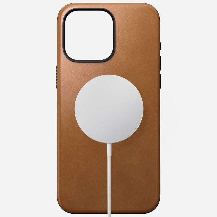 Nomade, Étui en cuir moderne Nomad avec cuir Nomad pour iPhone 15 Pro - English Tan